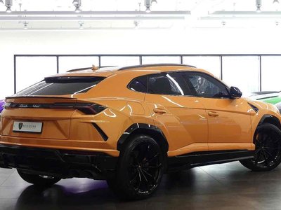 LAMBORGHINI URUS - 2