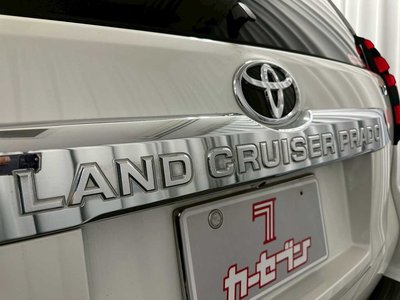 TOYOTA LAND CRUISER PRADO - 9