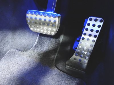 MERCEDES-BENZ E-CLASS - 9