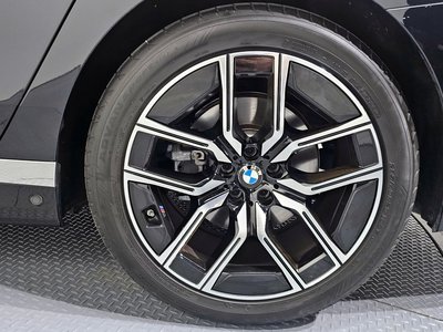 BMW 7 SERIES - 8