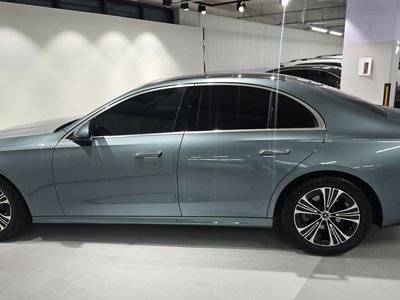 MERCEDES-BENZ E-CLASS - 8