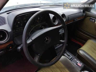 MERCEDES-BENZ E-CLASS - 3