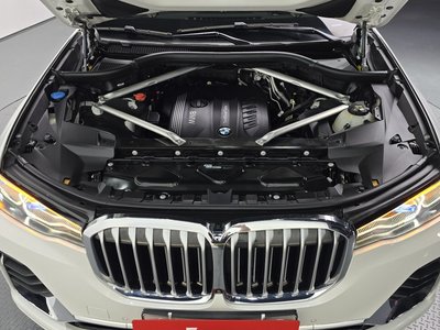 BMW X7 - 7