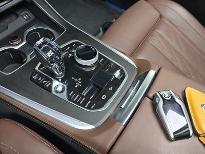 2020 BMW X7 — миниатюра 12