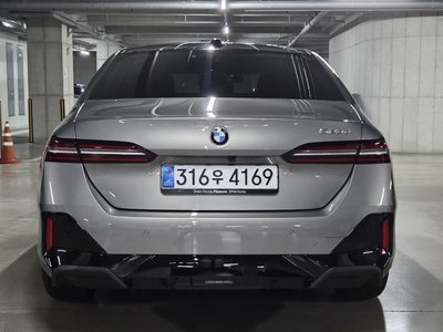 2026 BMW 5 SERIES — фото 3