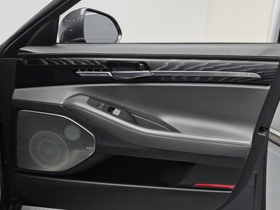 2020 Genesis G90 — миниатюра 14