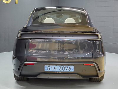 TESLA MODEL Y - 6