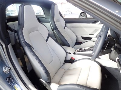 PORSCHE 911 TARGA - 4