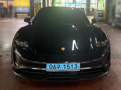 2023 Porsche TAYCAN photo 1