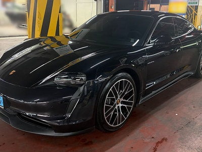 2023 Porsche TAYCAN photo 2