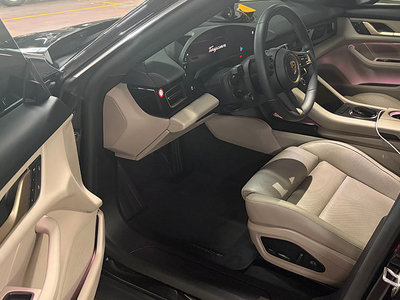 2023 Porsche TAYCAN photo 7