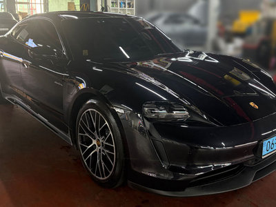 2023 Porsche TAYCAN photo 5