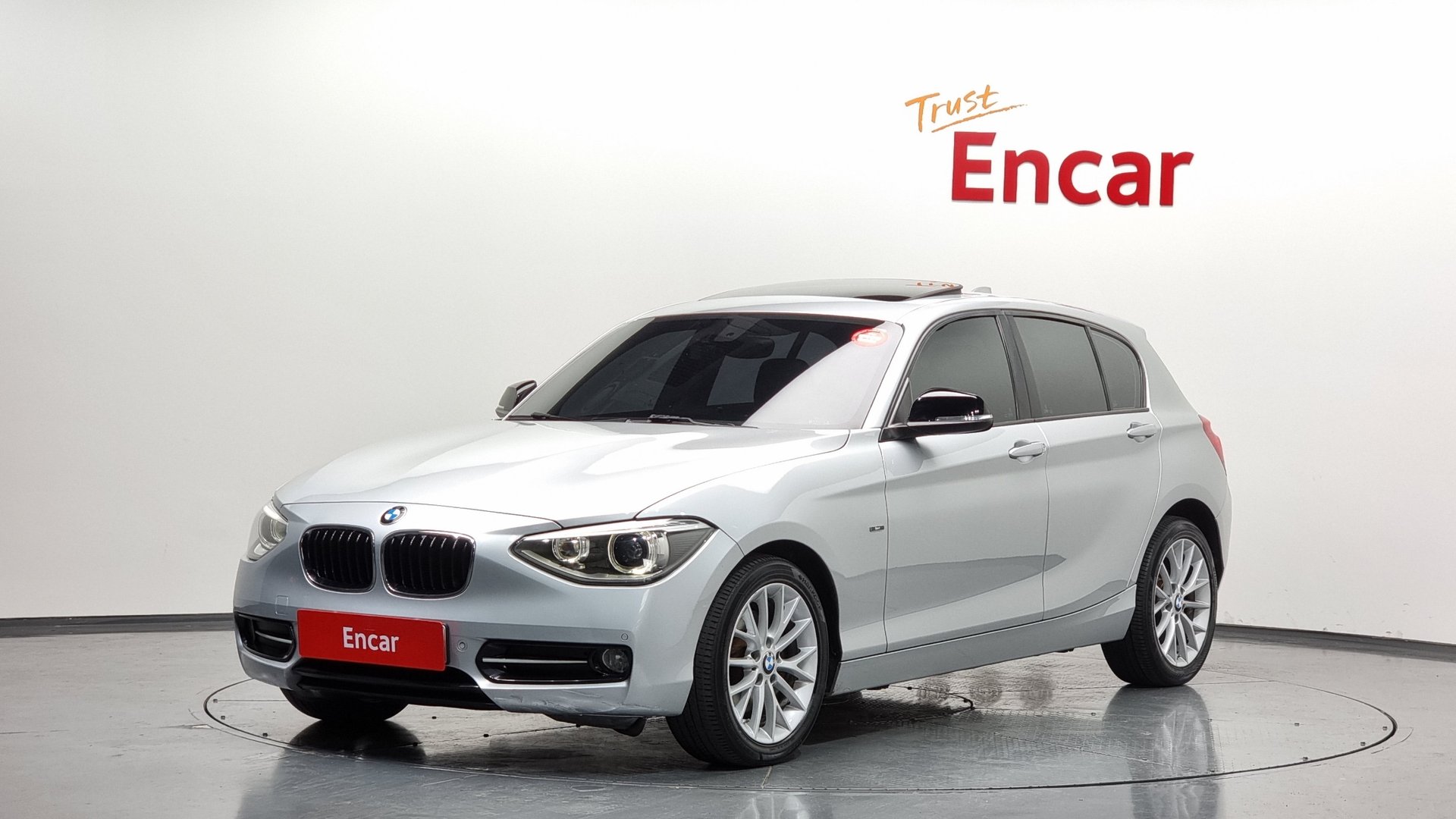 BMW 1 SERIES - View 1