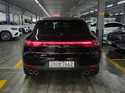 PORSCHE MACAN - 3
