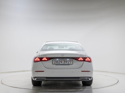 2025 Mercedes-BENZ E-CLASS photo 3