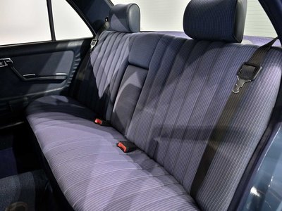 صورة مصغرة 21 لـ 1983 Mercedes-BENZ E-CLASS