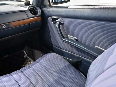 صورة مصغرة 16 لـ 1983 Mercedes-BENZ E-CLASS