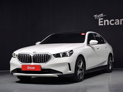 BMW 5 SERIES - 1