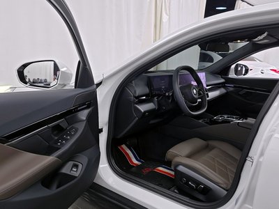 2024 BMW 5 SERIES 缩略图 13