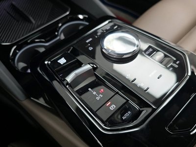 2024 BMW 5 SERIES 缩略图 12