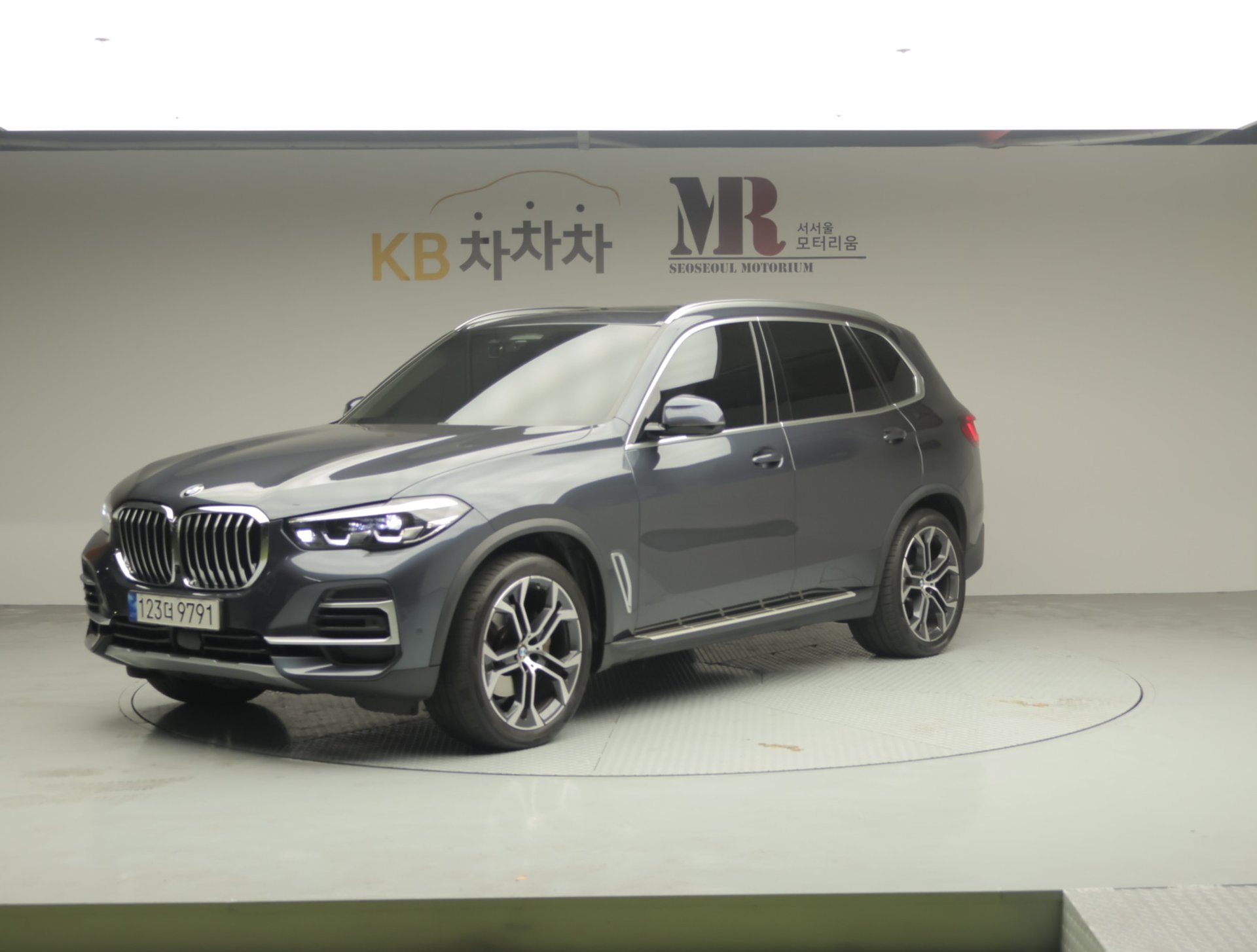 BMW X5 - View 1