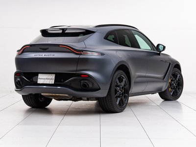 ASTON MARTIN DBX - 10