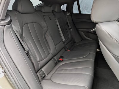 2021 BMW X6 — миниатюра 13