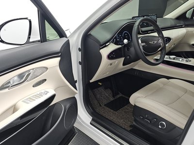 2024 Genesis GV70 — миниатюра 17