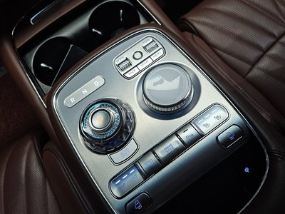 صورة 9 لـ 2023 Genesis G90 (RS4)