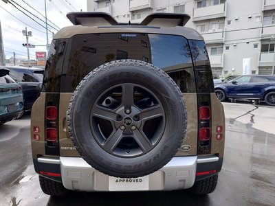 LAND ROVER DEFENDER - 10