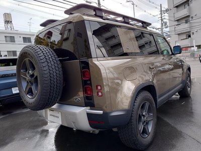 LAND ROVER DEFENDER - 8