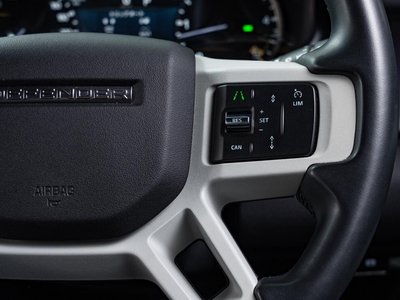 LAND ROVER DEFENDER - 9