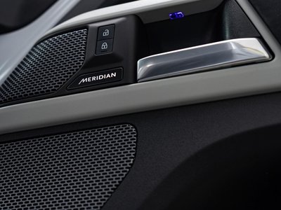 LAND ROVER DEFENDER - 6