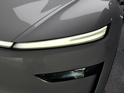 TESLA MODEL Y - 9
