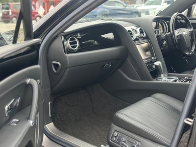 BENTLEY FLYING SPUR - 10