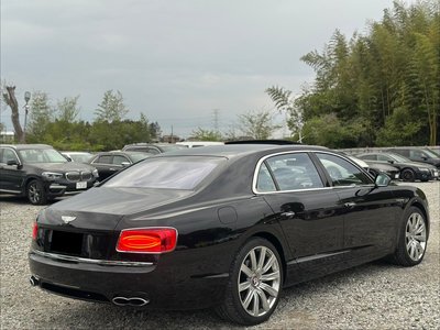 BENTLEY FLYING SPUR - 7