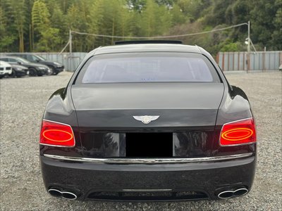 BENTLEY FLYING SPUR - 6