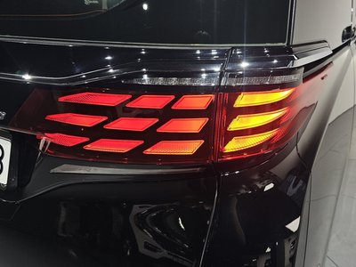 TOYOTA ALPHARD - 10