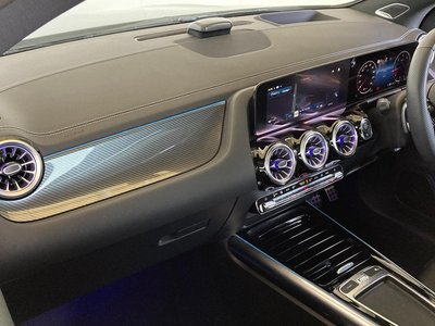 MERCEDES-BENZ GLA - 8