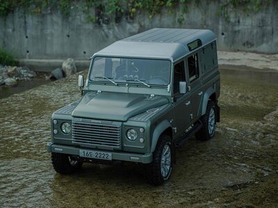 LAND ROVER DEFENDER