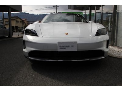 PORSCHE TAYCAN CROSS TURISMO - 4