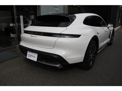 PORSCHE TAYCAN CROSS TURISMO - 8