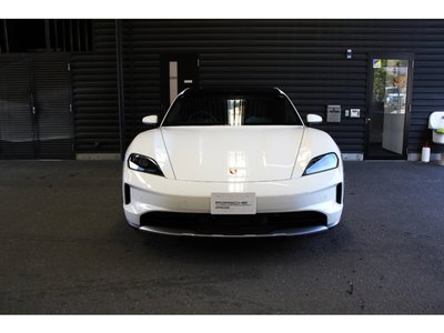 PORSCHE TAYCAN CROSS TURISMO - 3