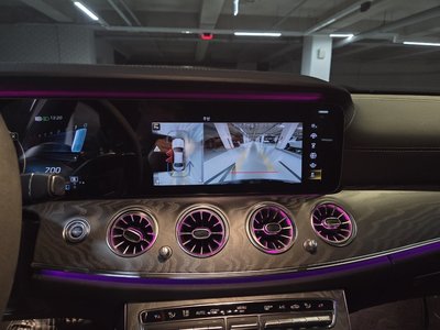 MERCEDES-BENZ E-CLASS - 10