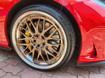 2018 Ferrari 812 SUPERFAST thumbnail 11