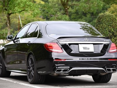 MERCEDES-BENZ E-CLASS AMG - 8