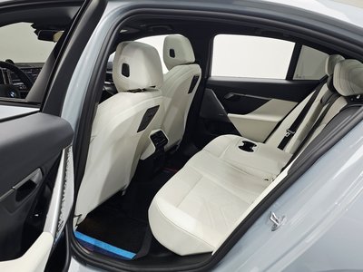 2025 BMW 5 SERIES 缩略图 24