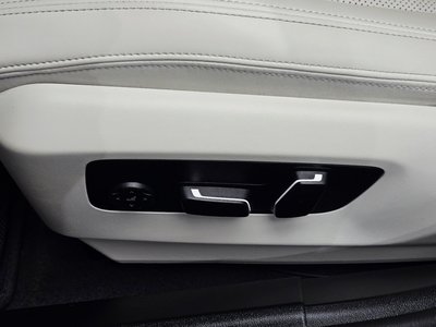 2025 BMW 5 SERIES 缩略图 37
