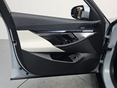 2025 BMW 5 SERIES 缩略图 14