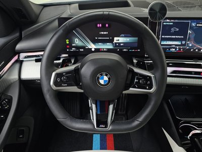 2025 BMW 5 SERIES 缩略图 19
